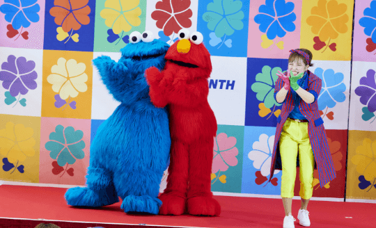 Osaka Kansai Expo x Thanks Love Month Special Greeting - Whose day do you want to make it today?